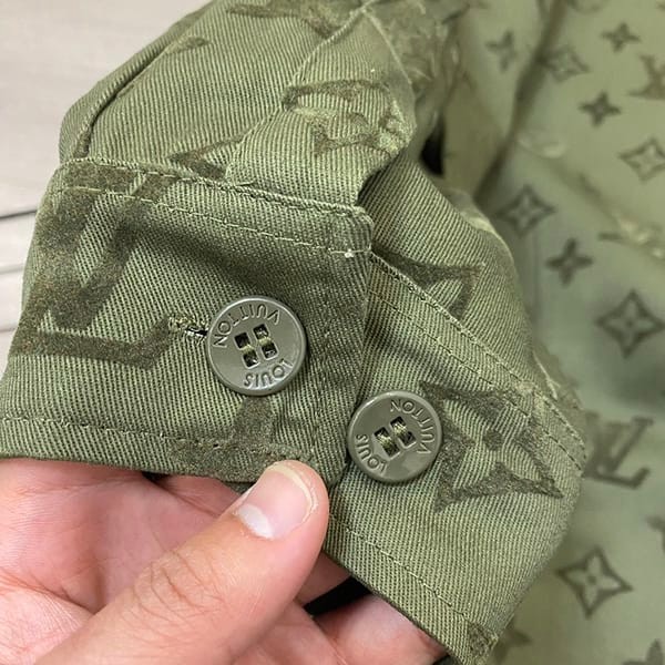絶対欲しい！ルイヴィトン n級品 モノグラムコットンオーバーシャツ vuj00900
